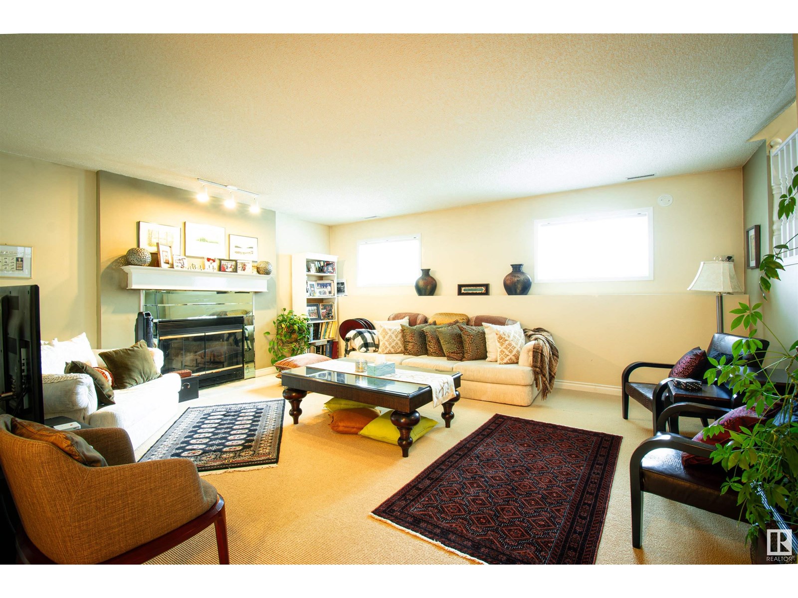 Photo 25 of 3920 33 St Nw, Edmonton AB
