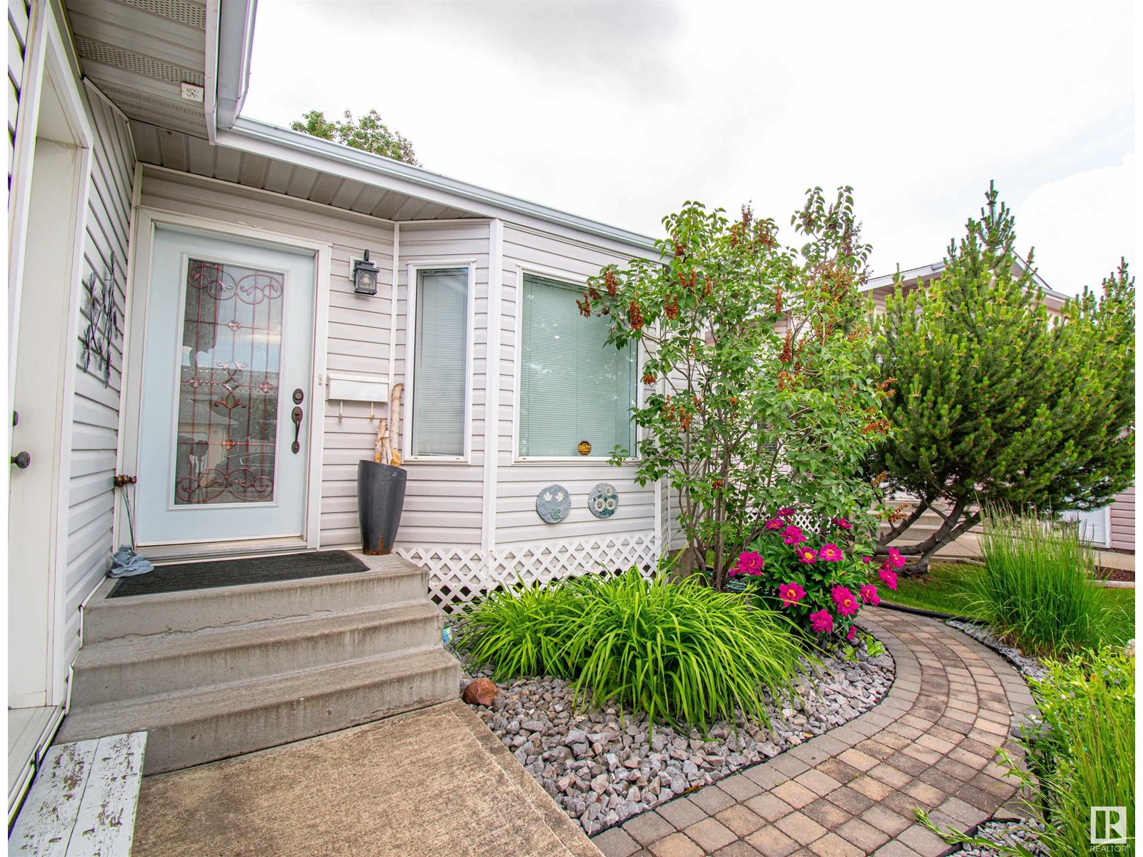 Photo 37 of 3920 33 St Nw, Edmonton AB