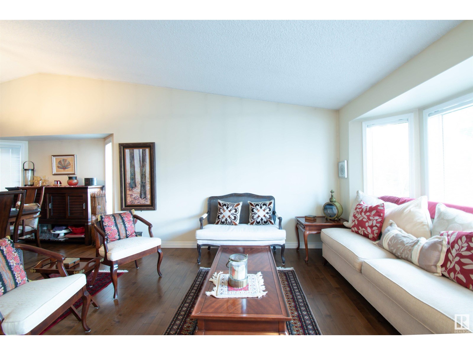 Photo 33 of 3920 33 St Nw, Edmonton AB