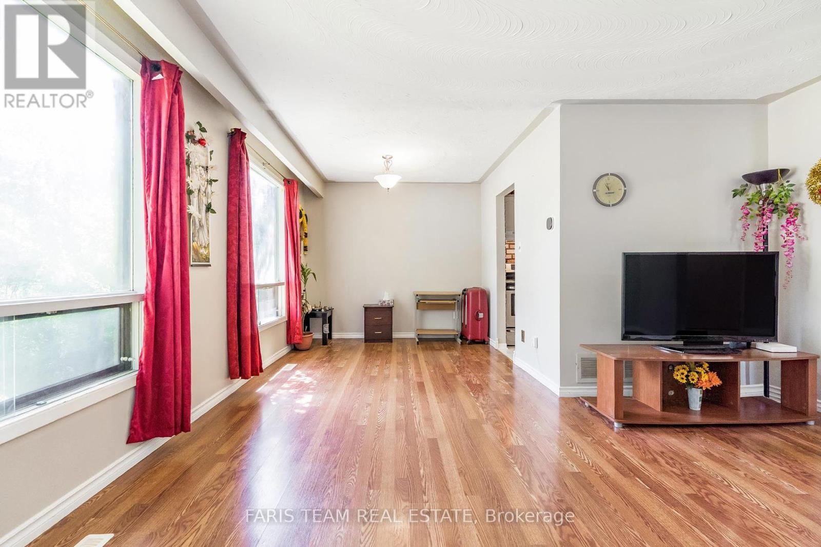 Photo 24 of 1059 Glen Mhor Crescent, Midland ON