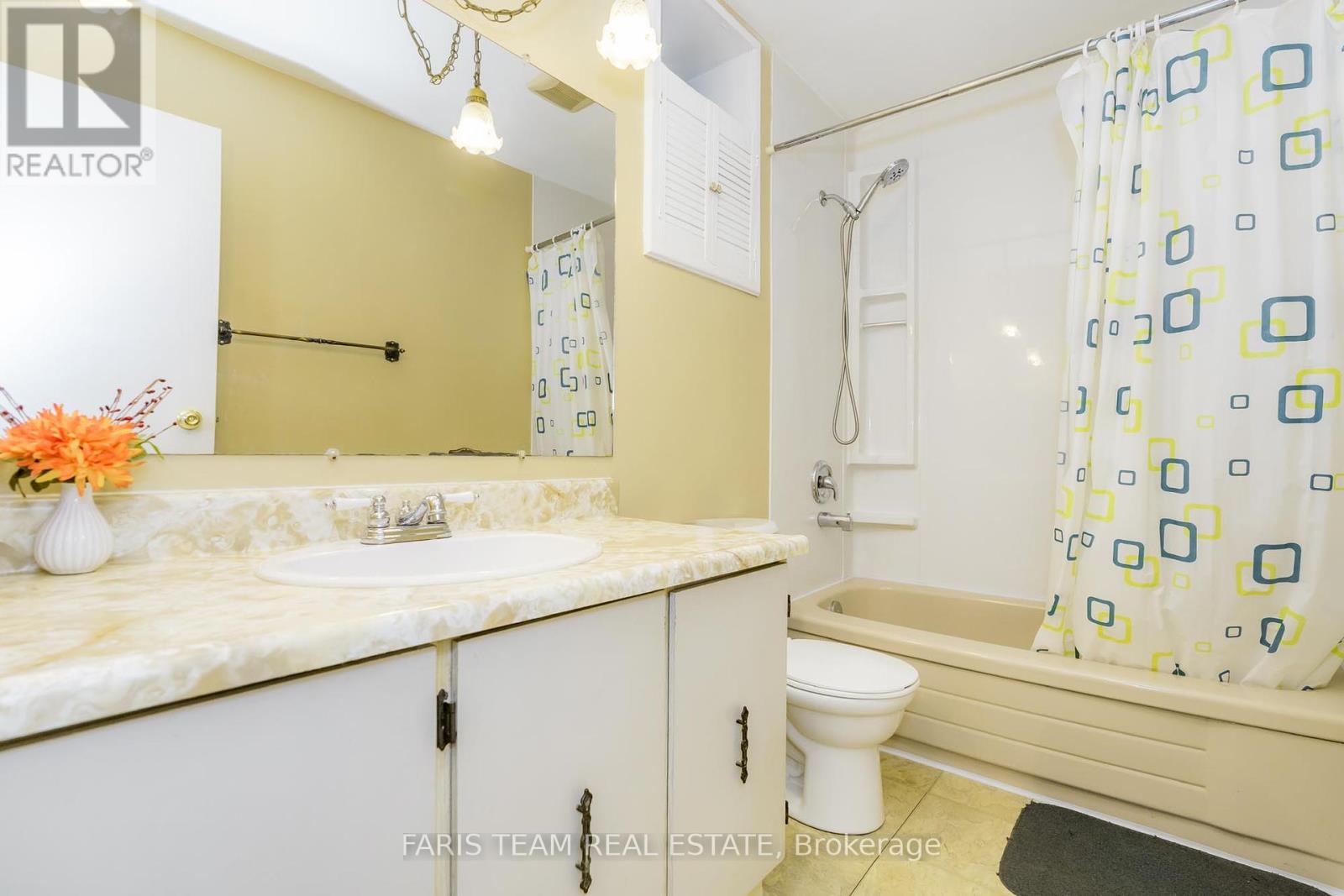 Photo 1 of 1059 Glen Mhor Crescent, Midland ON