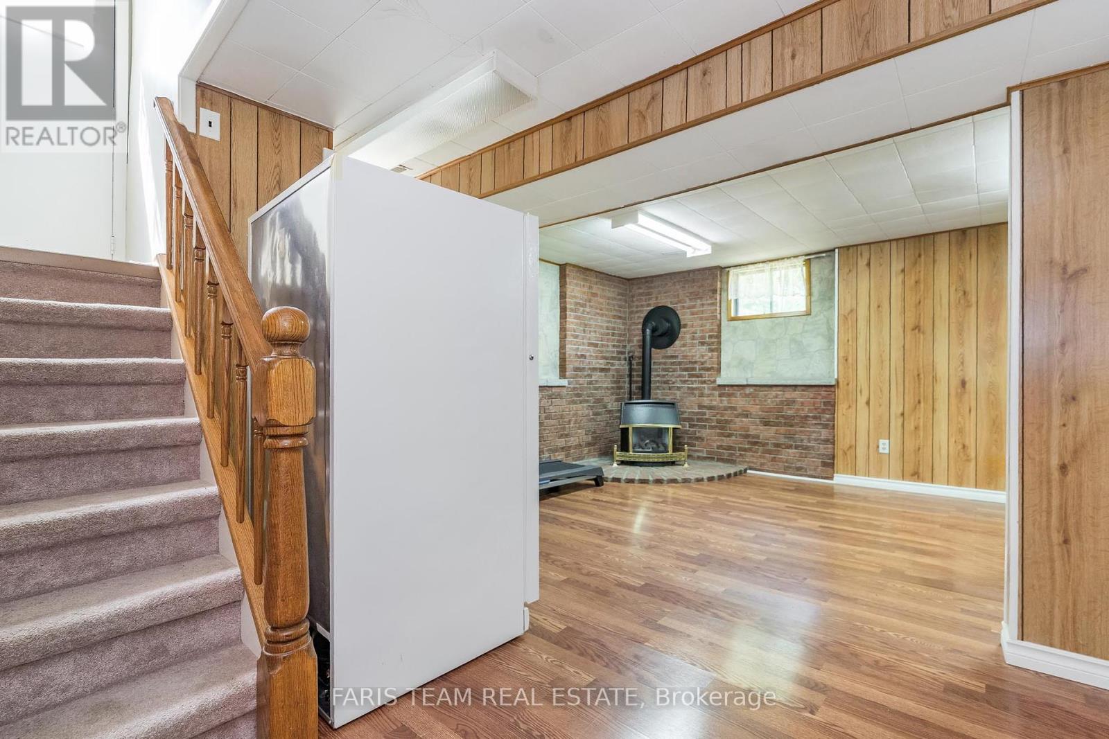 Photo 9 of 1059 Glen Mhor Crescent, Midland ON