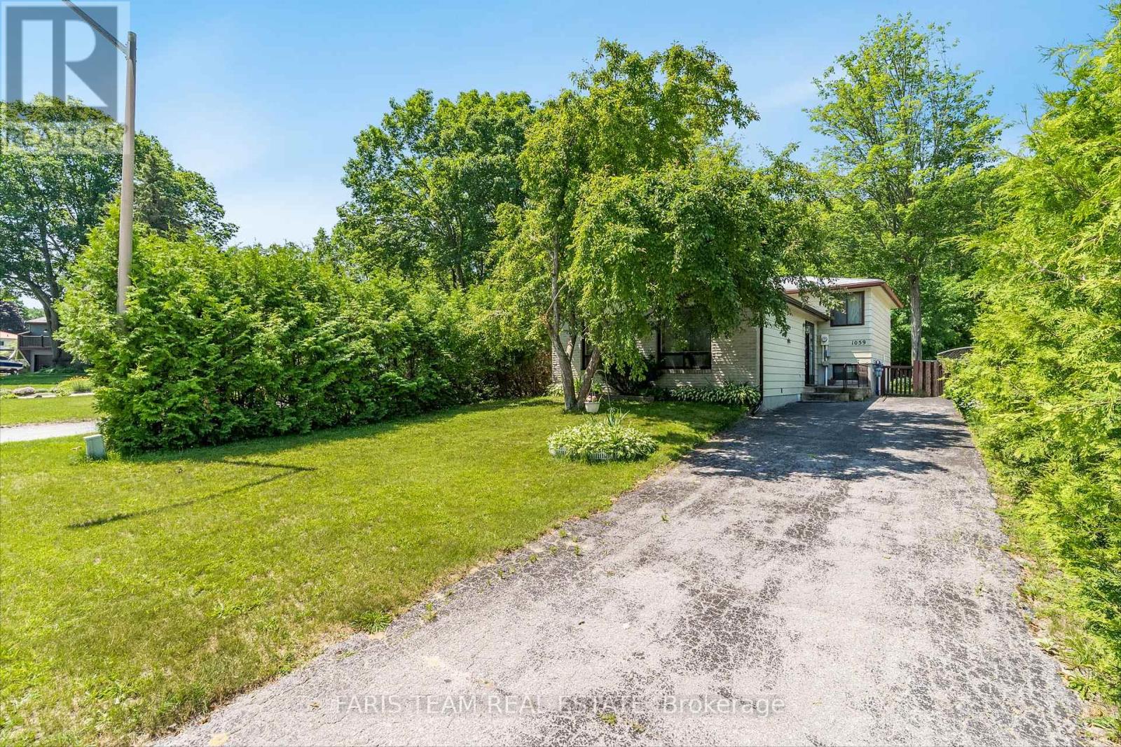 Photo 17 of 1059 Glen Mhor Crescent, Midland ON