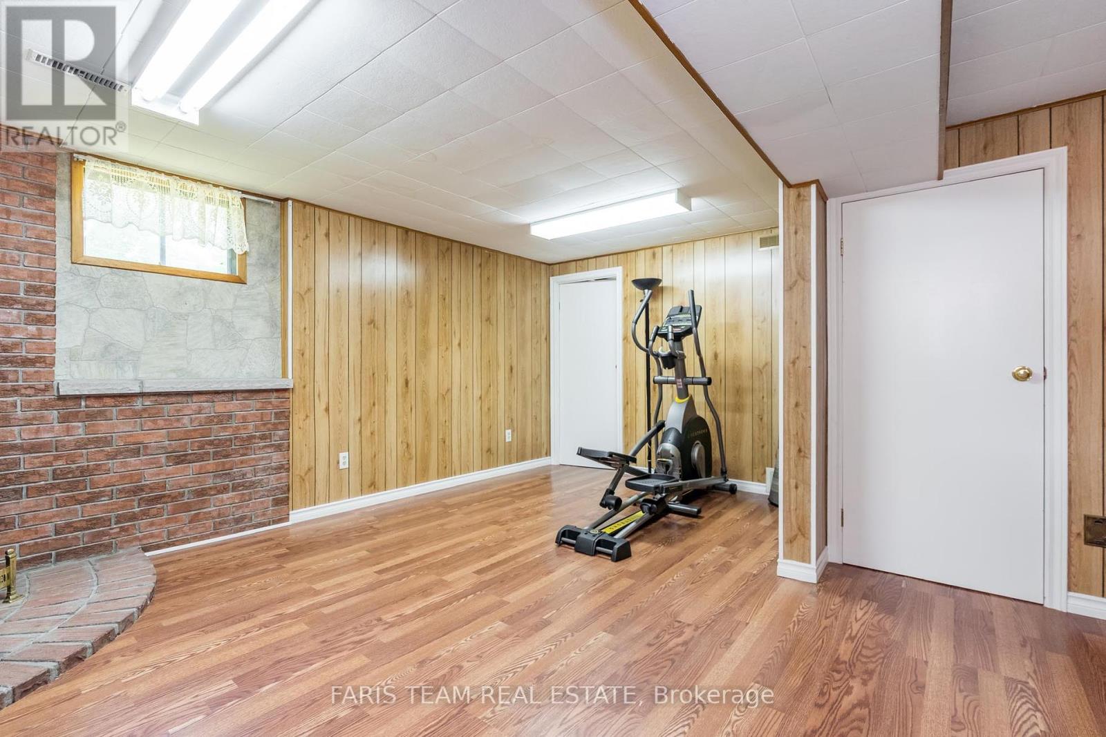 Photo 5 of 1059 Glen Mhor Crescent, Midland ON