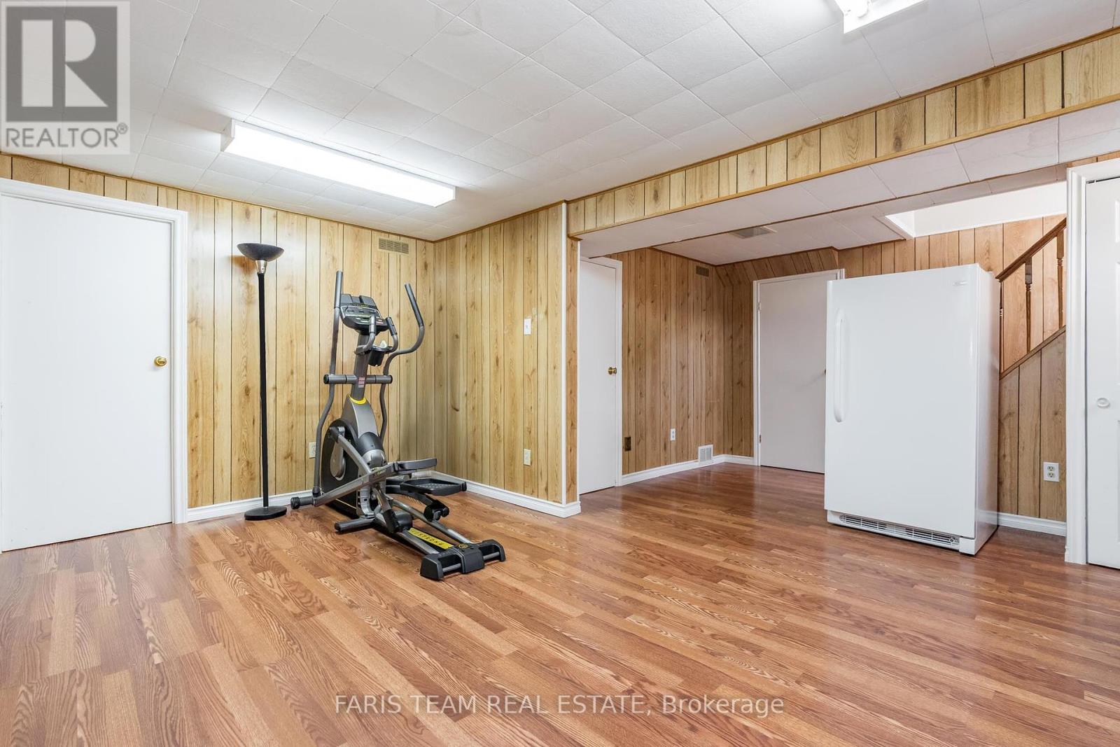 Photo 16 of 1059 Glen Mhor Crescent, Midland ON