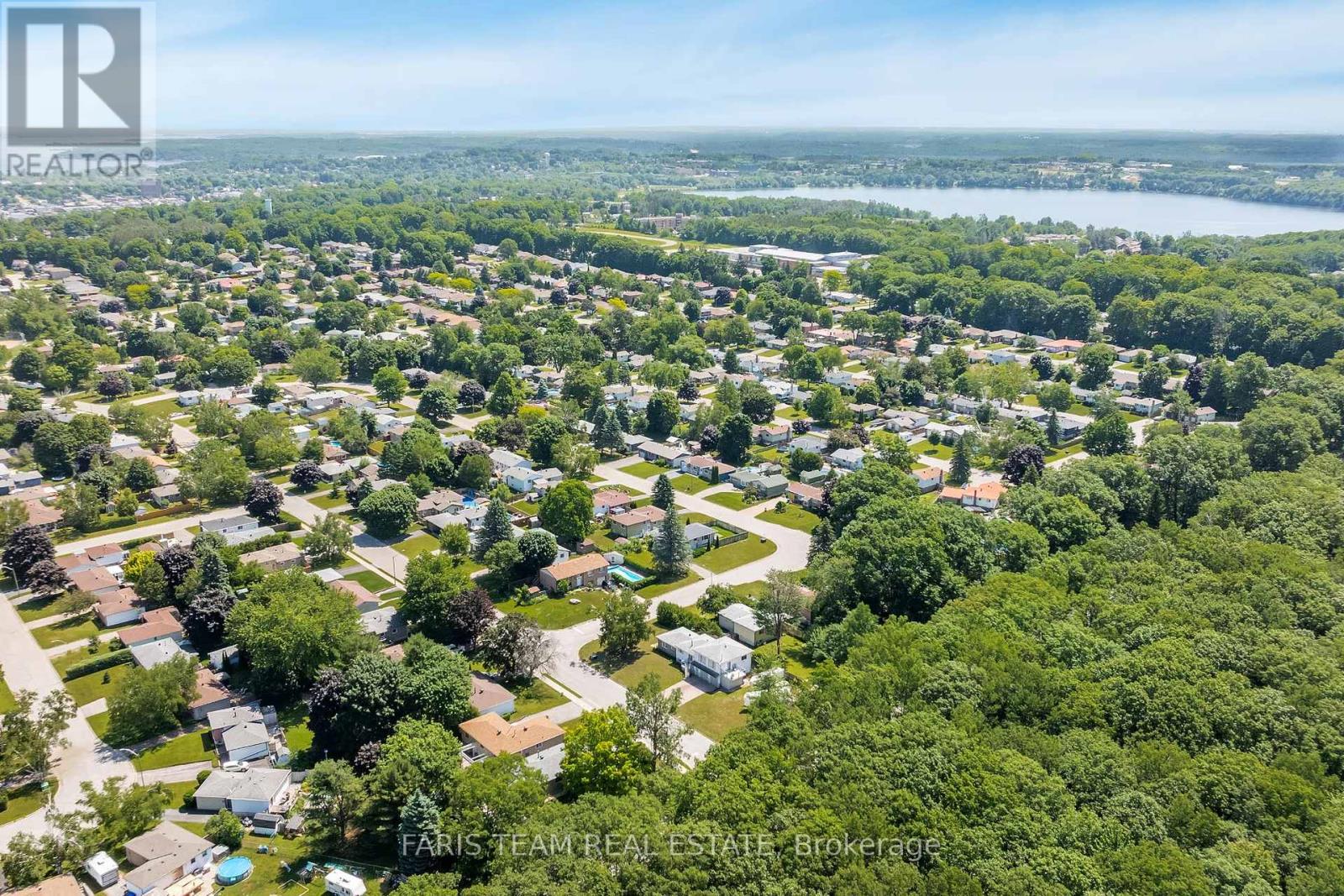 Photo 21 of 1059 Glen Mhor Crescent, Midland ON