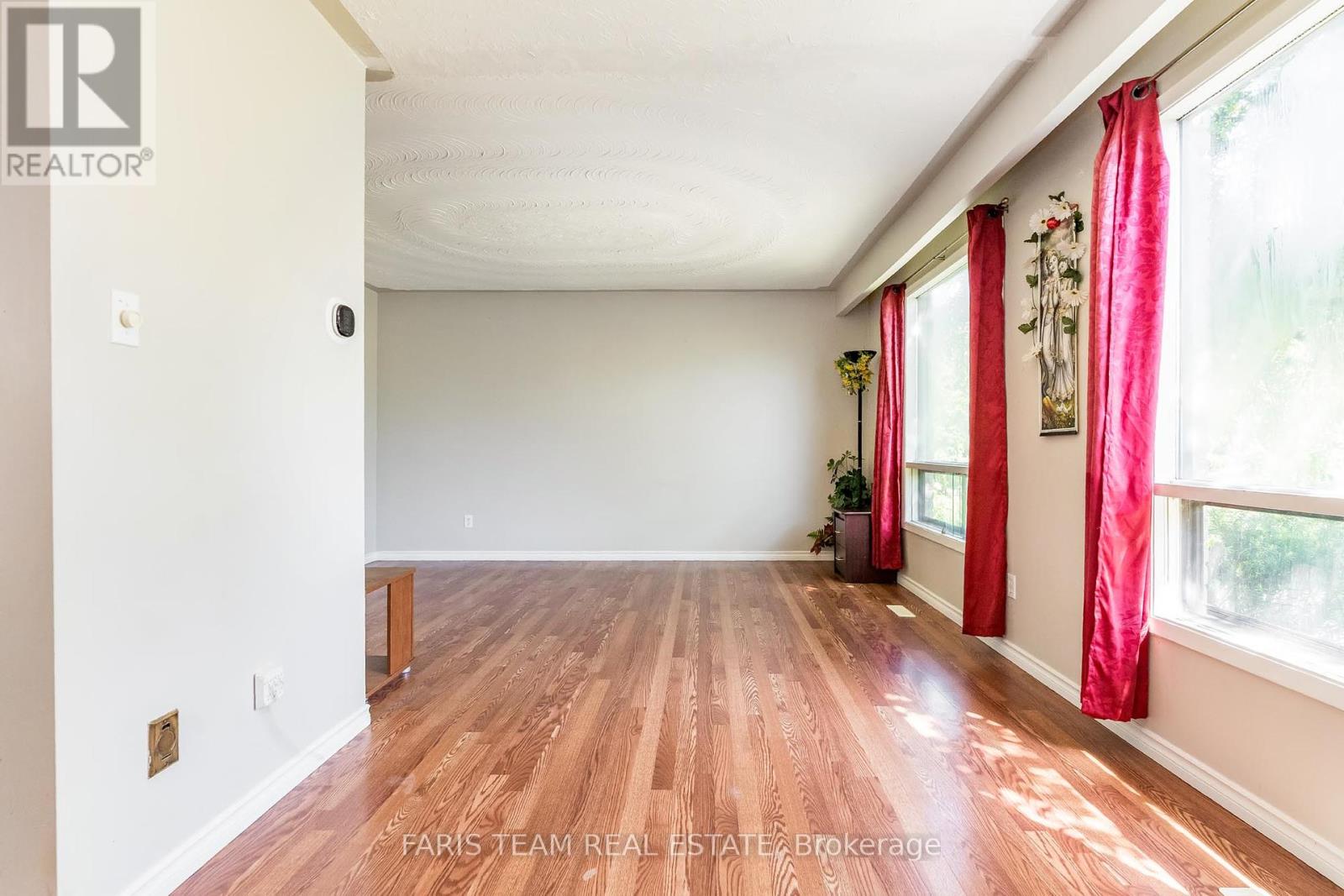 Photo 26 of 1059 Glen Mhor Crescent, Midland ON