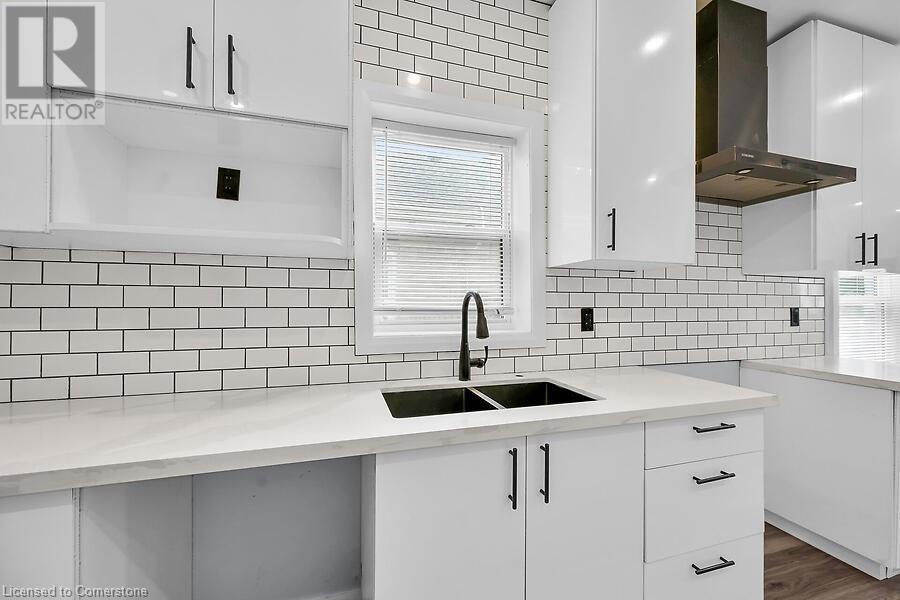 Photo 8 of 16 Webling Street, Brantford ON