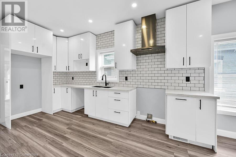 Photo 4 of 16 Webling Street, Brantford ON