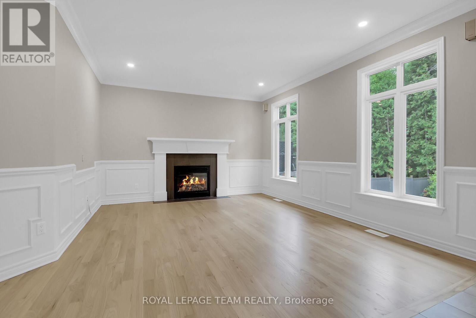 Photo 15 of 142 West Ridge Drive, Ottawa ON