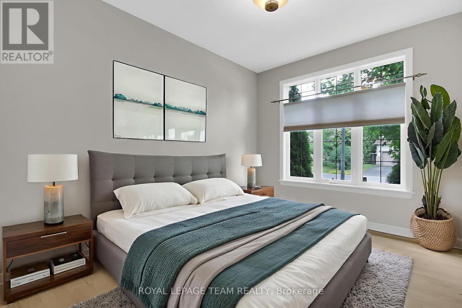 Photo 24 of 142 West Ridge Drive, Ottawa ON