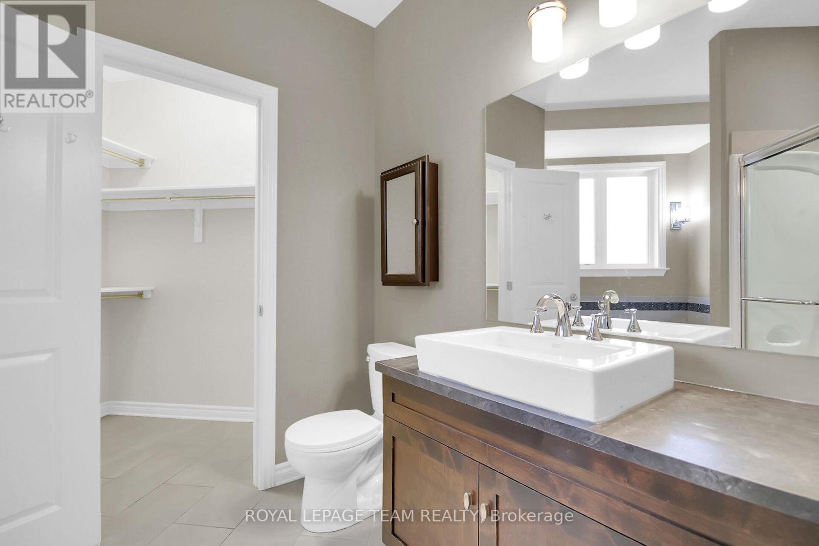Photo 22 of 142 West Ridge Drive, Ottawa ON