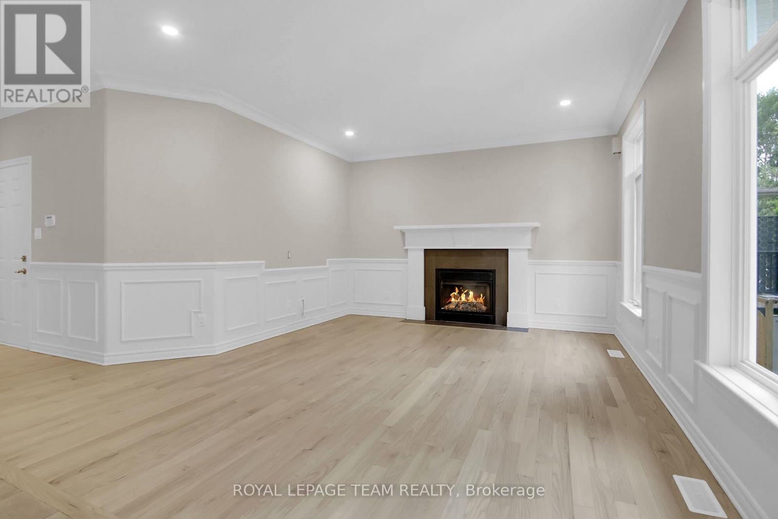 Photo 16 of 142 West Ridge Drive, Ottawa ON
