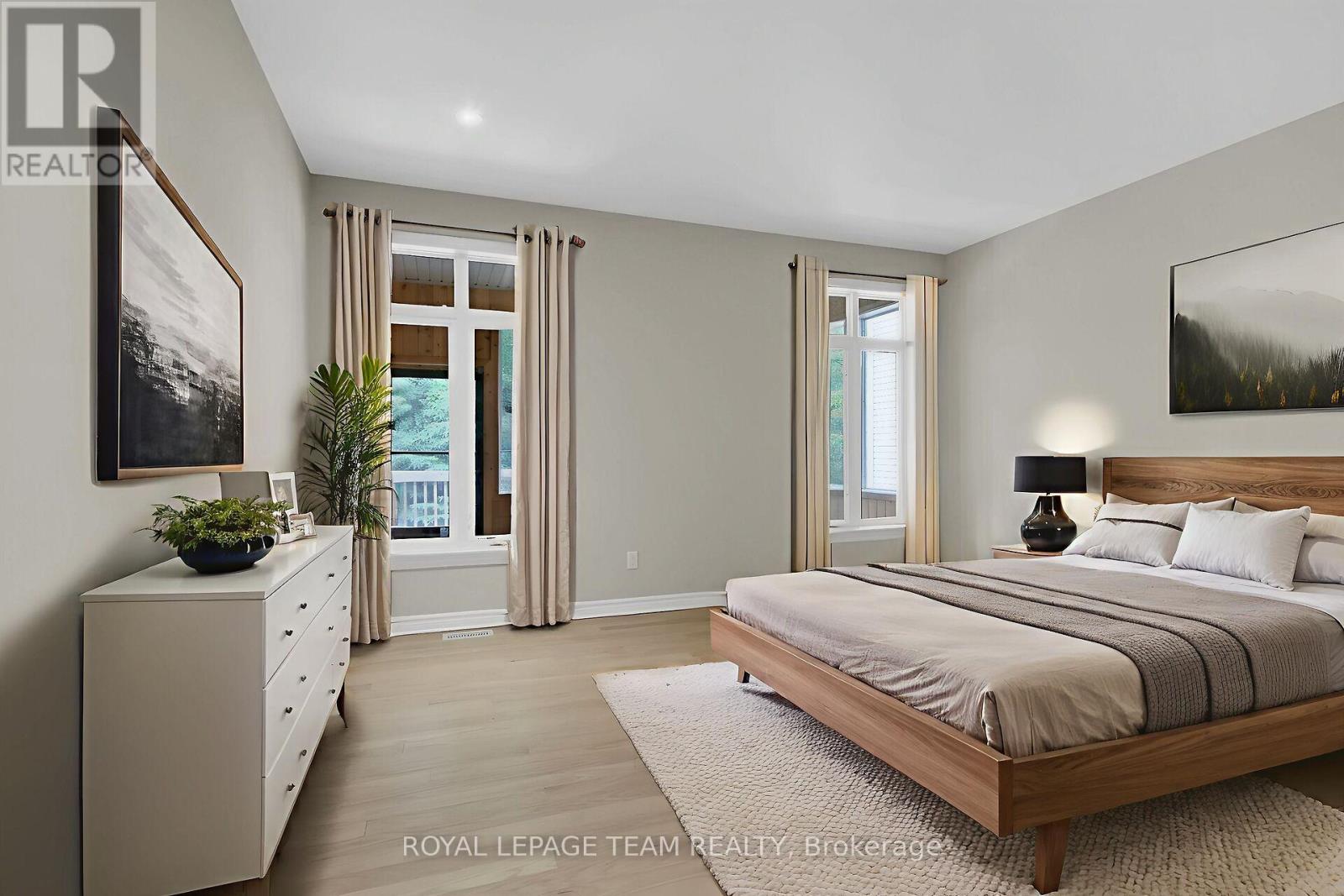 Photo 17 of 142 West Ridge Drive, Ottawa ON