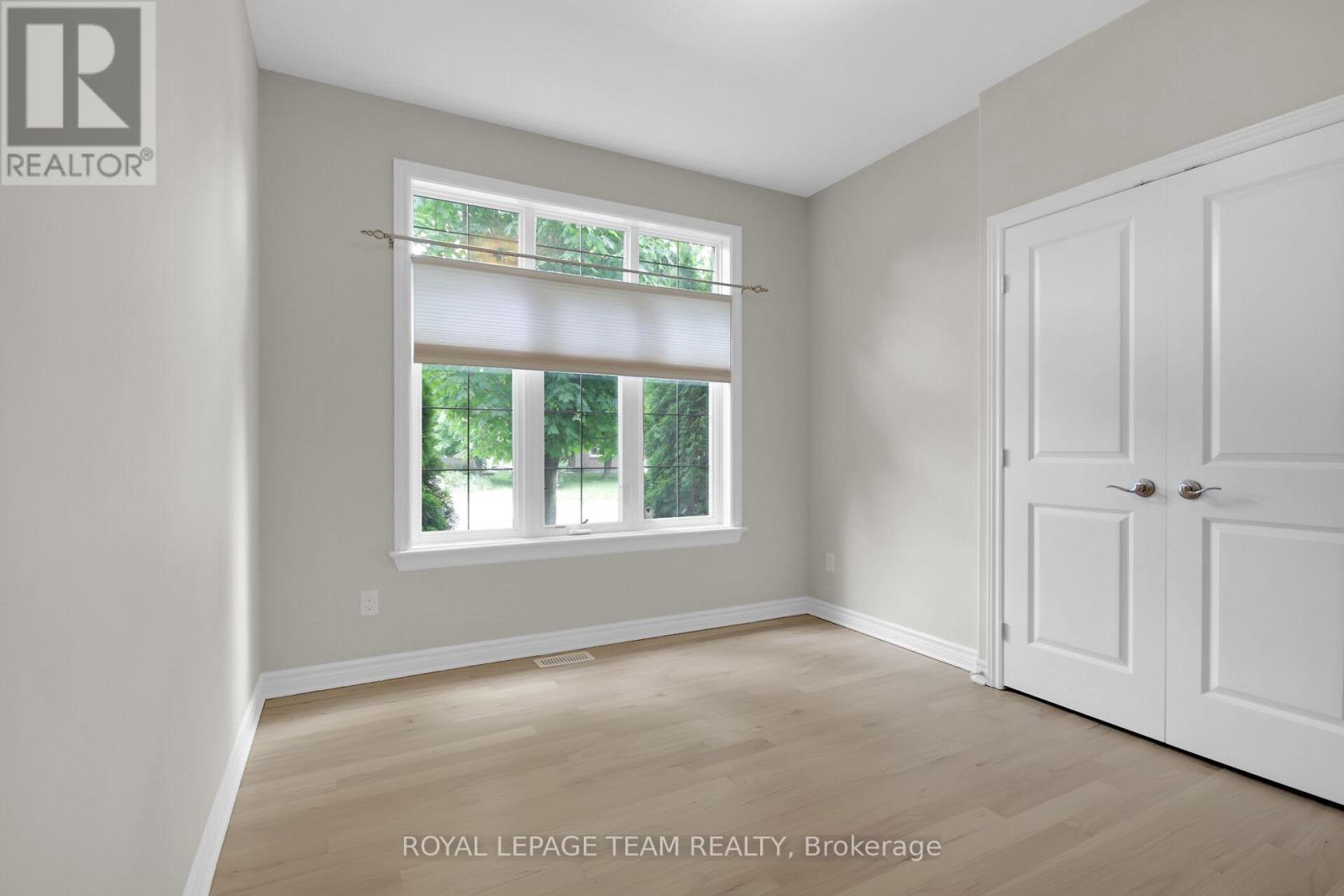 Photo 26 of 142 West Ridge Drive, Ottawa ON