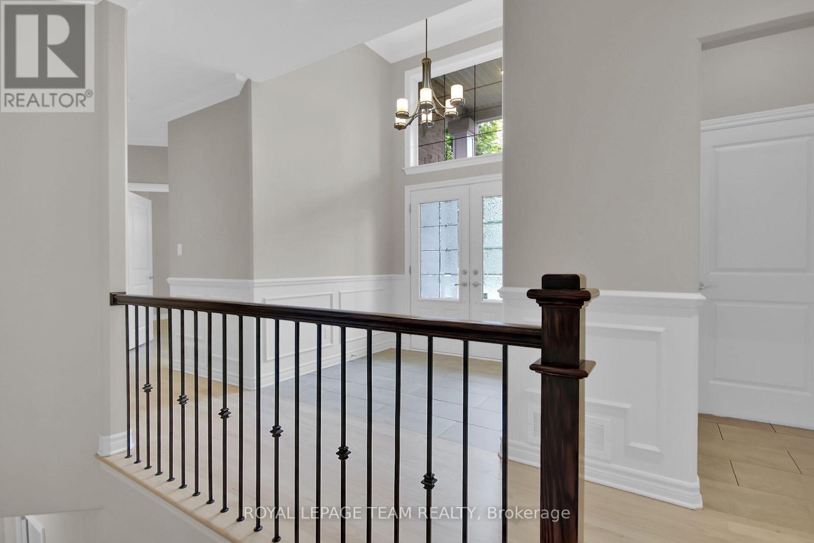 Photo 29 of 142 West Ridge Drive, Ottawa ON