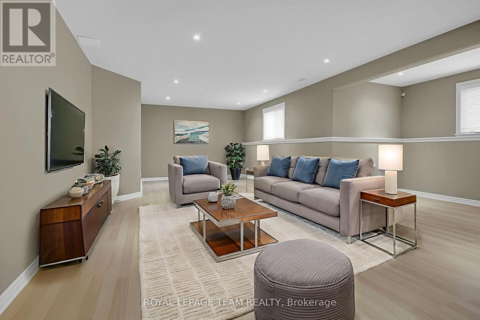Photo 30 of 142 West Ridge Drive, Ottawa ON