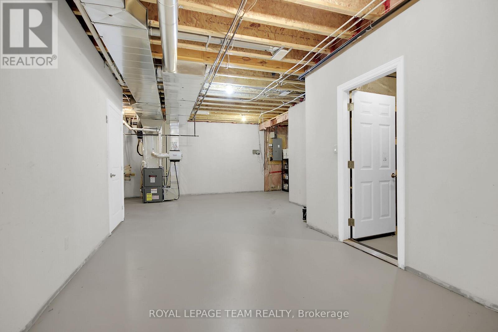 Photo 38 of 142 West Ridge Drive, Ottawa ON