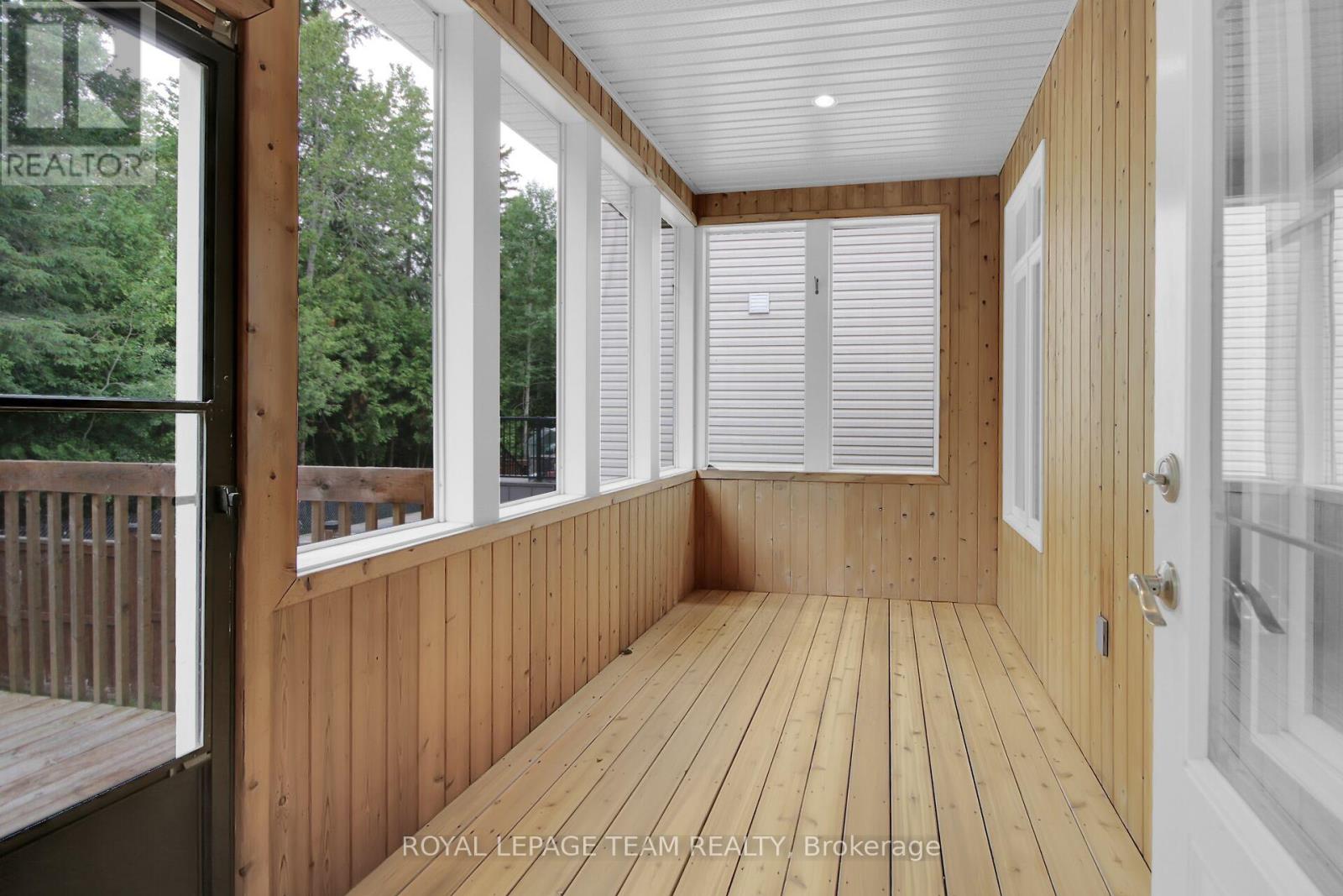 Photo 40 of 142 West Ridge Drive, Ottawa ON