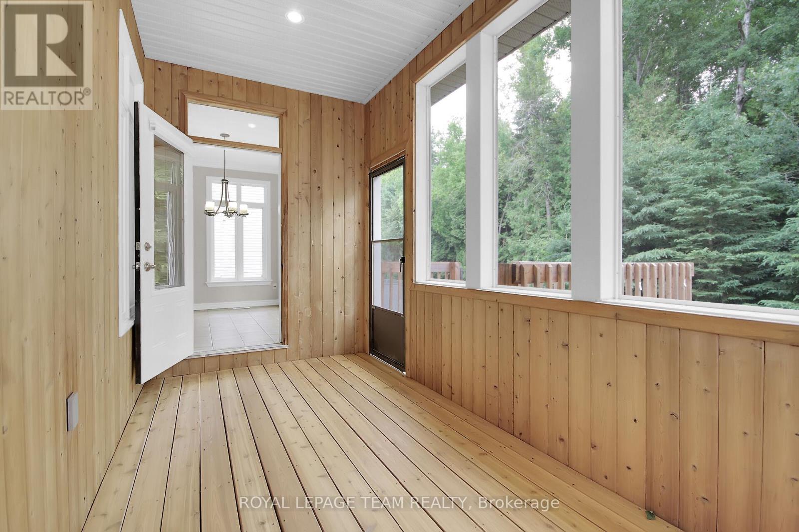 Photo 41 of 142 West Ridge Drive, Ottawa ON