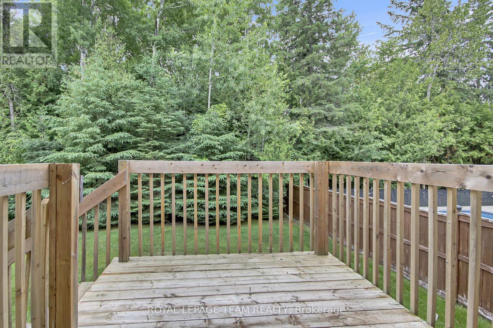 Photo 42 of 142 West Ridge Drive, Ottawa ON