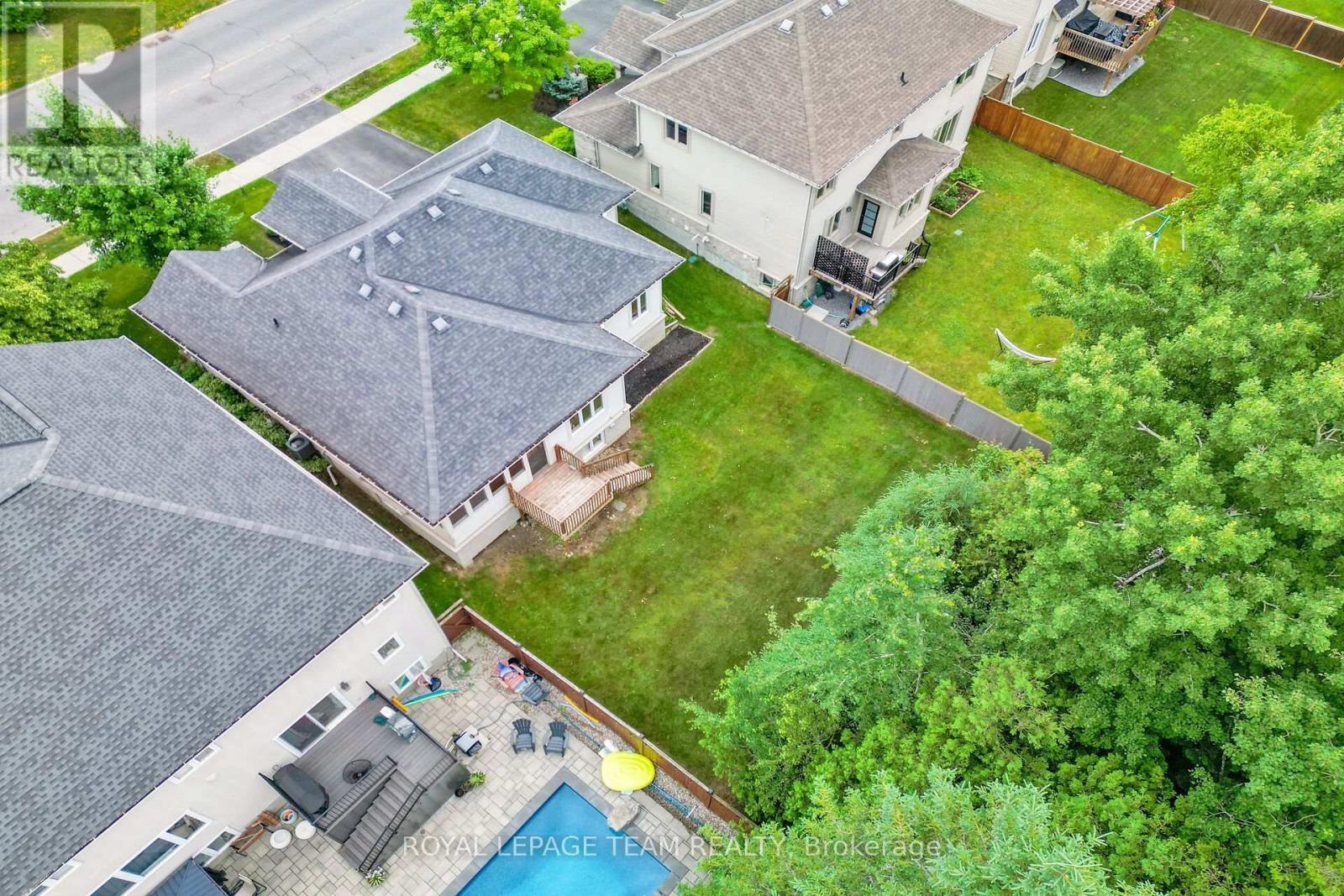 Photo 47 of 142 West Ridge Drive, Ottawa ON