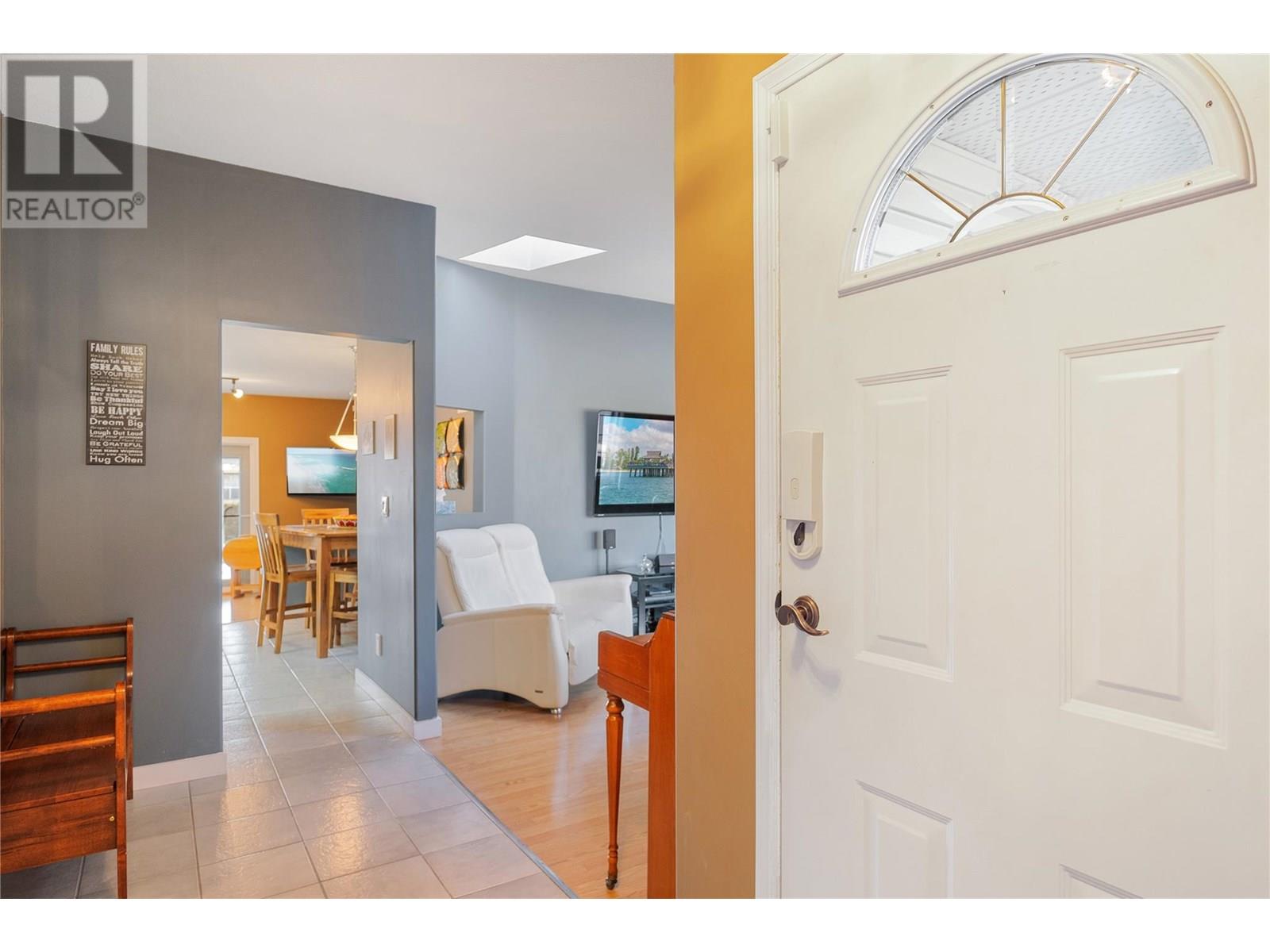 1677 Newport Road, West Kelowna