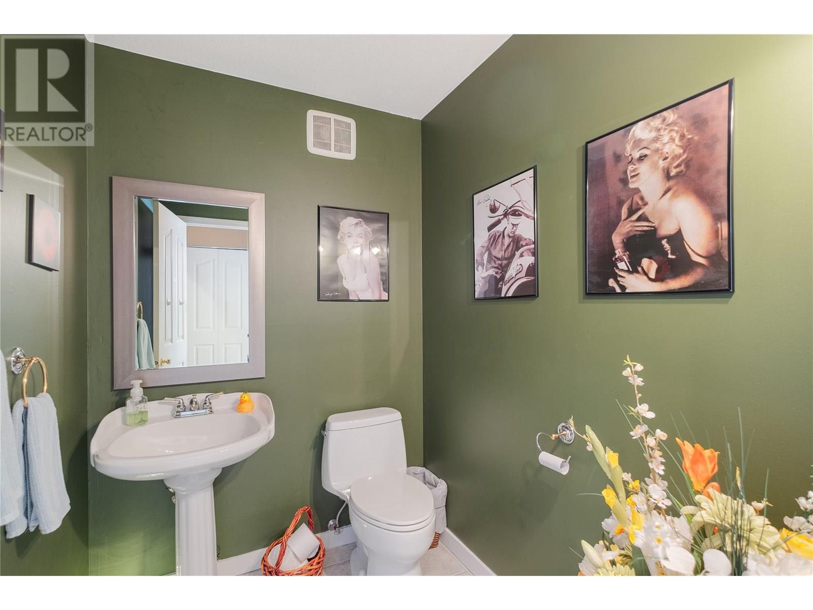  1677 Newport Road, West Kelowna