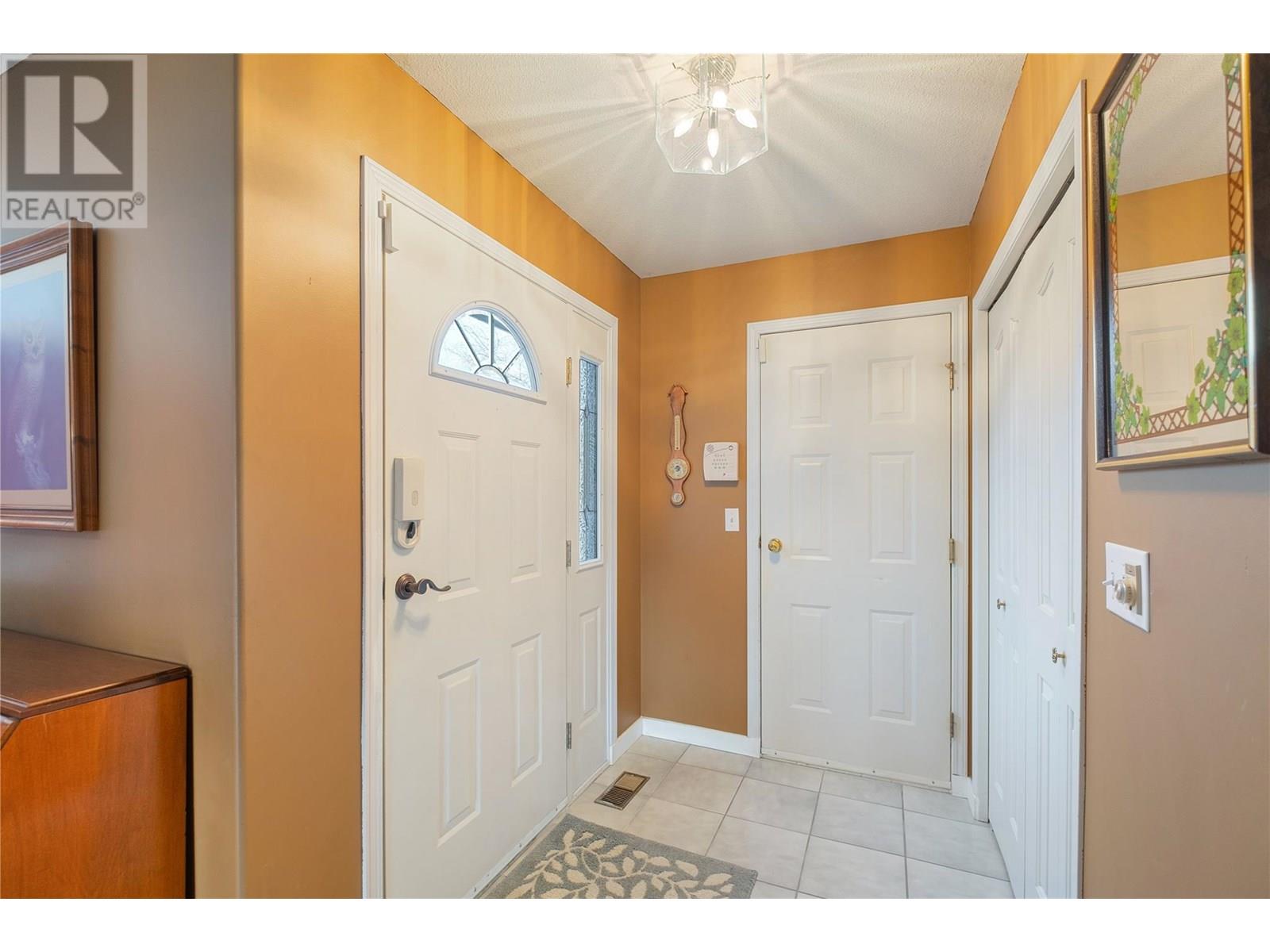  1677 Newport Road, West Kelowna