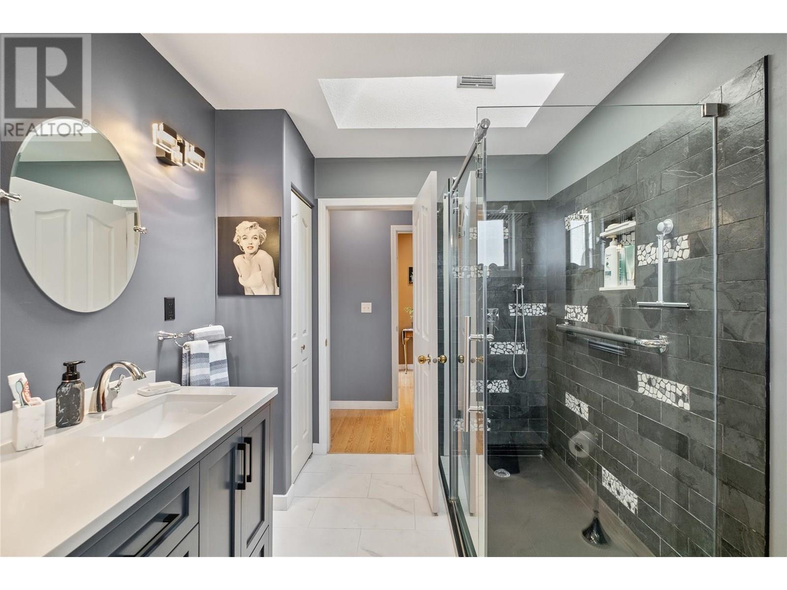  1677 Newport Road, West Kelowna