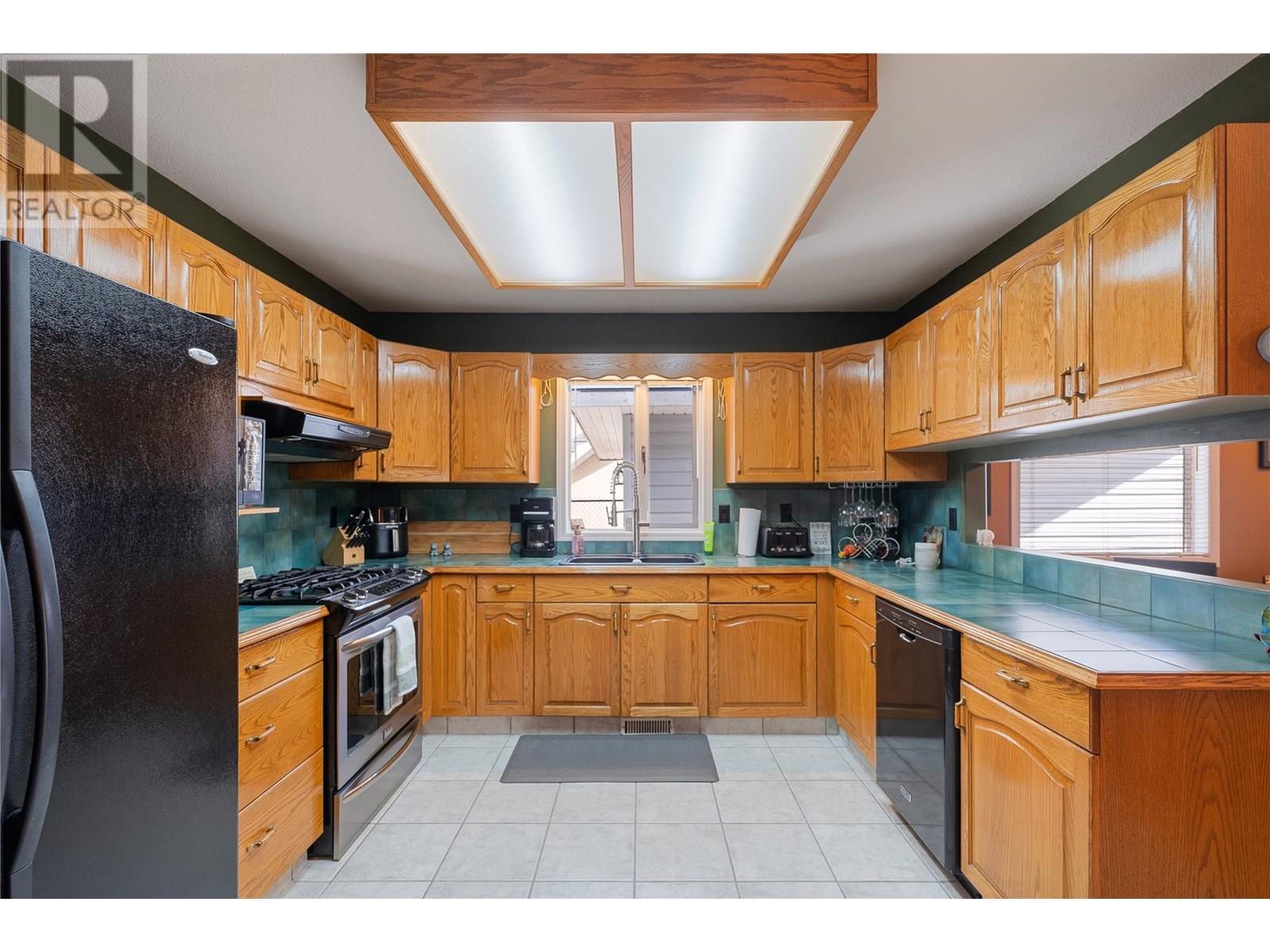  1677 Newport Road, West Kelowna