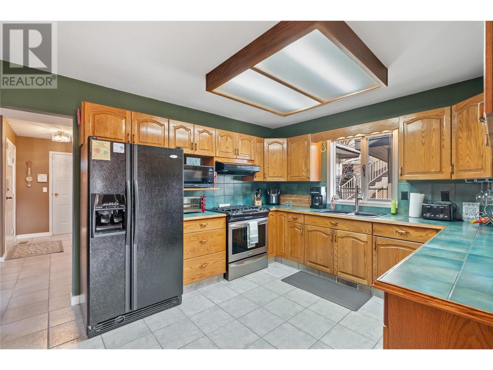  1677 Newport Road, West Kelowna