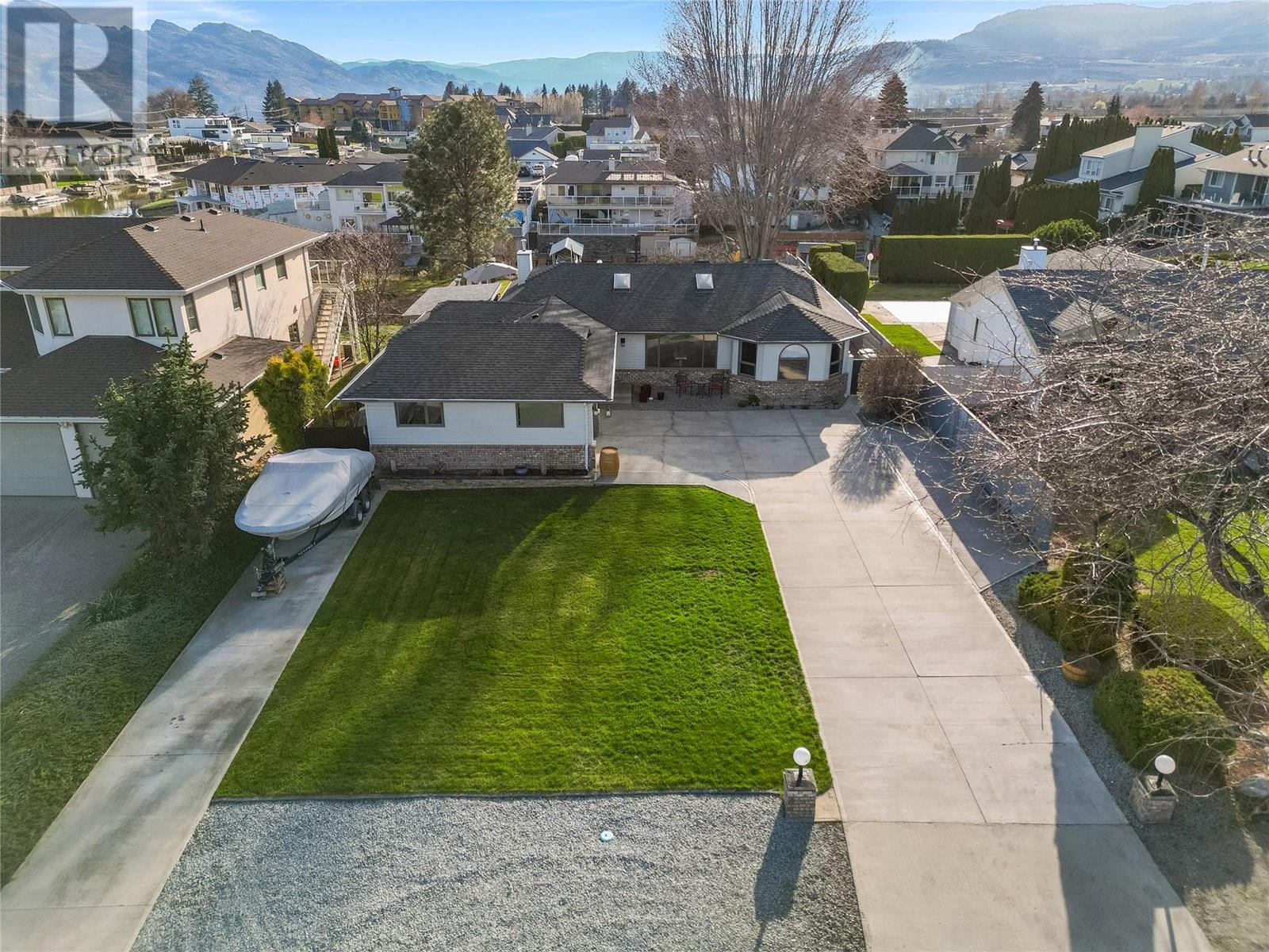  1677 Newport Road, West Kelowna