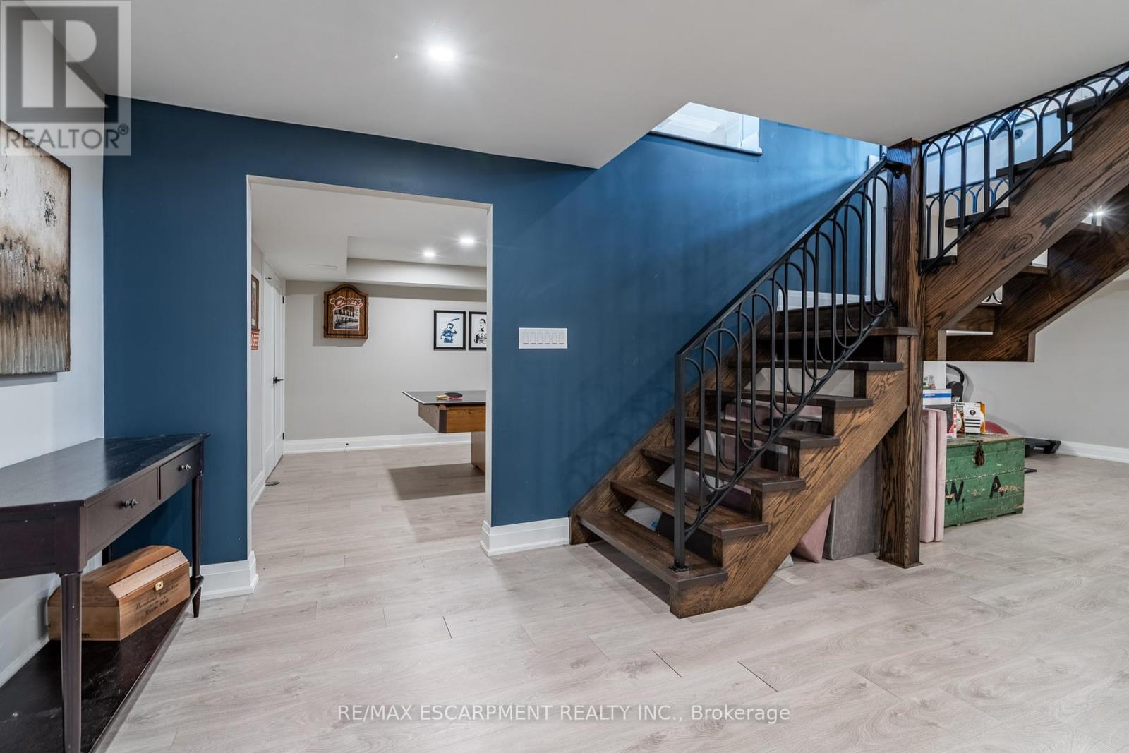 Photo 8 of 81 Flanders Drive, Hamilton ON