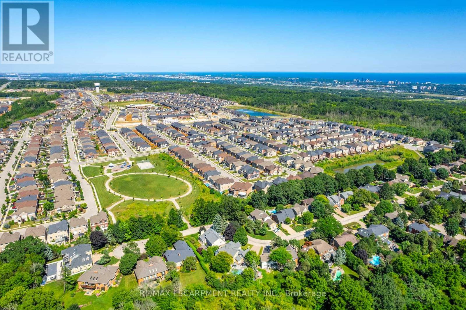 Photo 34 of 81 Flanders Drive, Hamilton ON