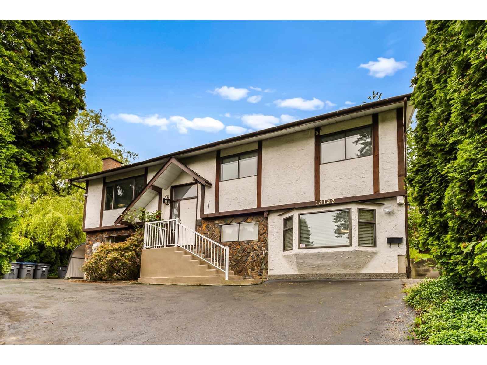 Photo 2 of 14142 Sunridge Place, Surrey BC
