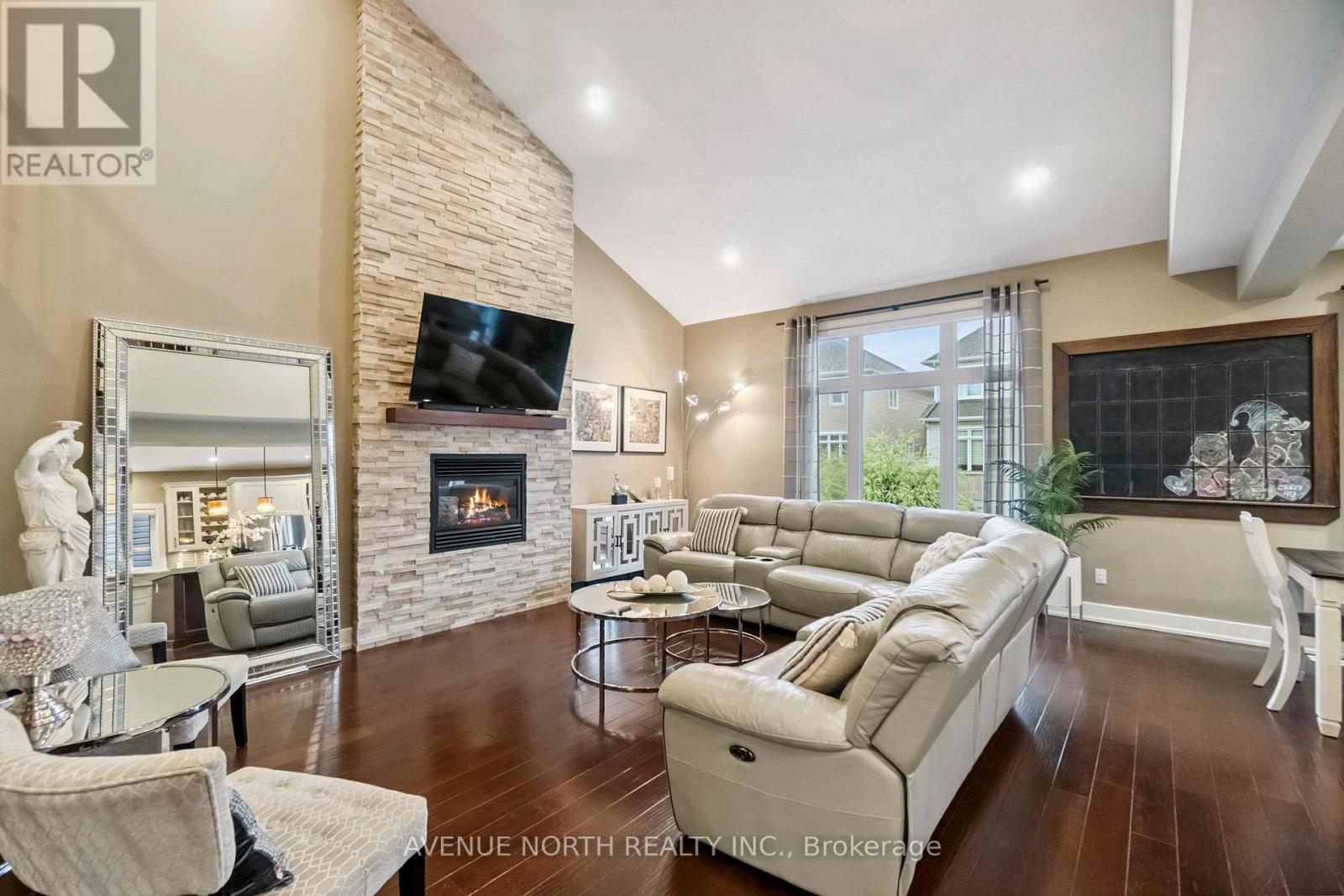 Photo 24 of 718 Bunchberry Way, Ottawa ON