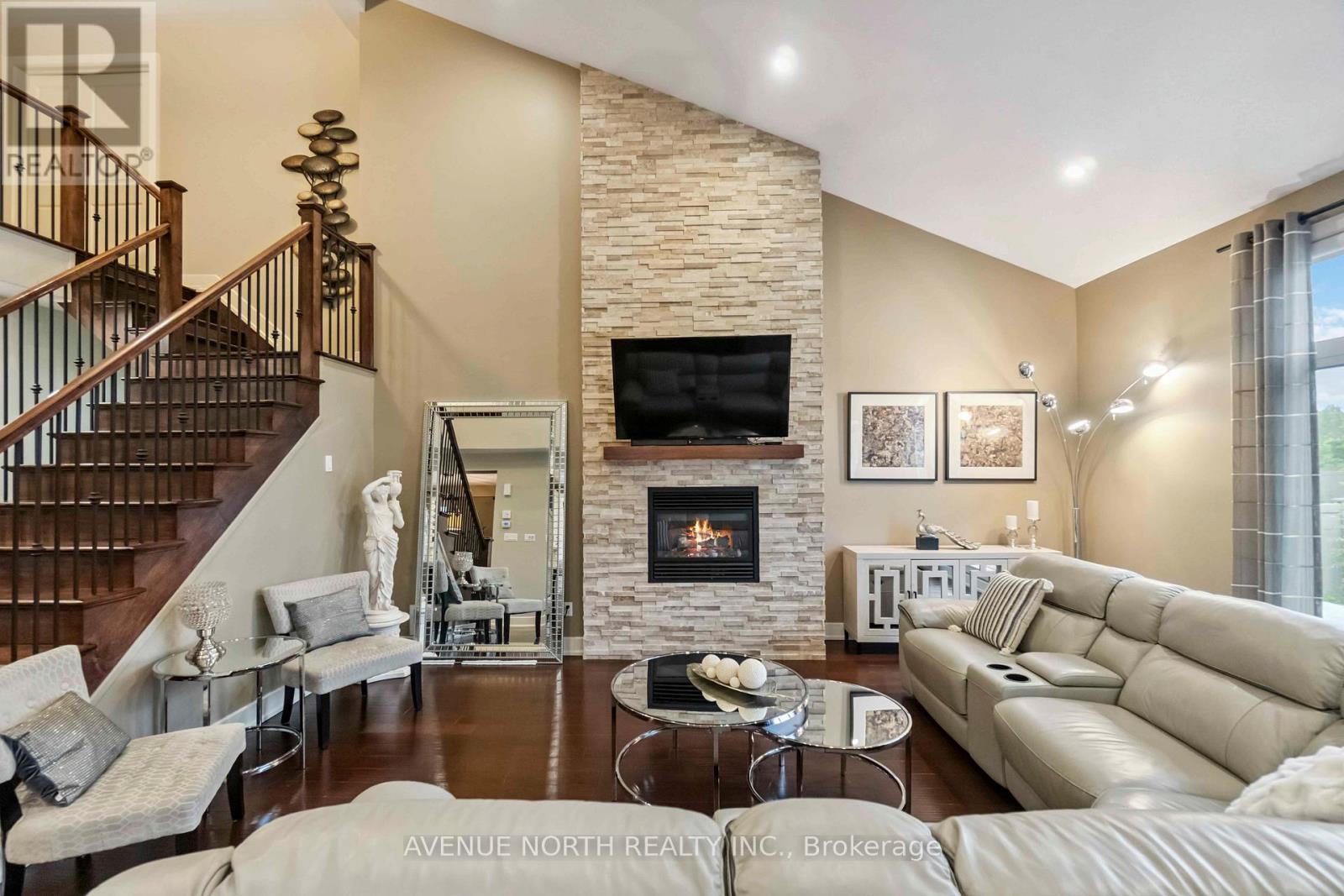 Photo 43 of 718 Bunchberry Way, Ottawa ON