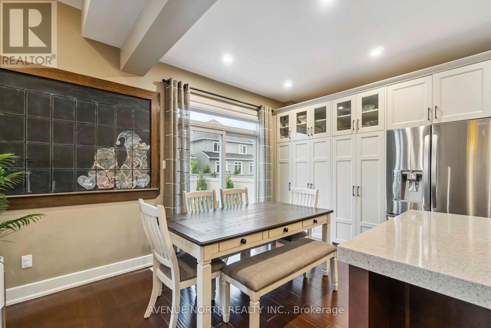 Photo 8 of 718 Bunchberry Way, Ottawa ON