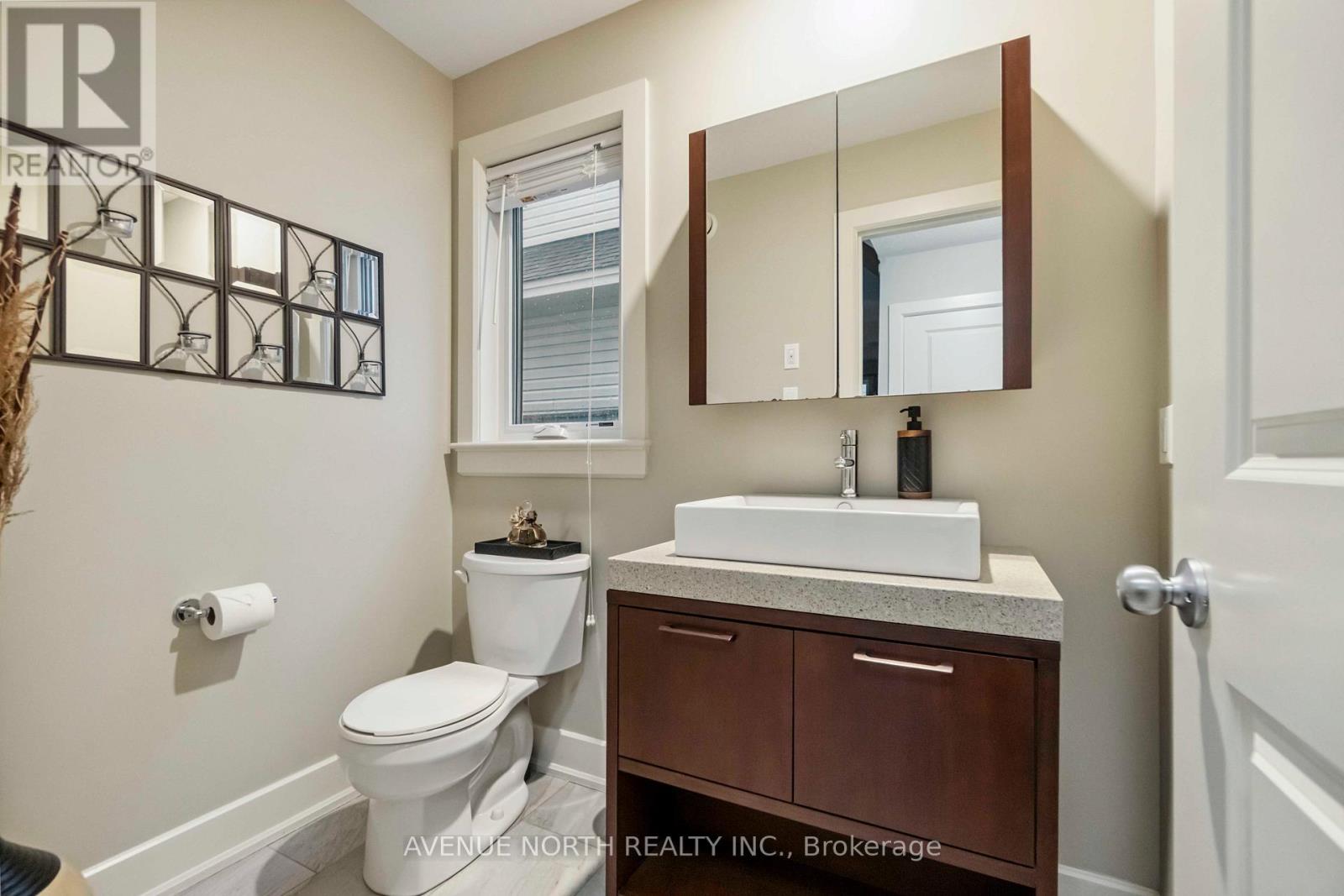 Photo 38 of 718 Bunchberry Way, Ottawa ON