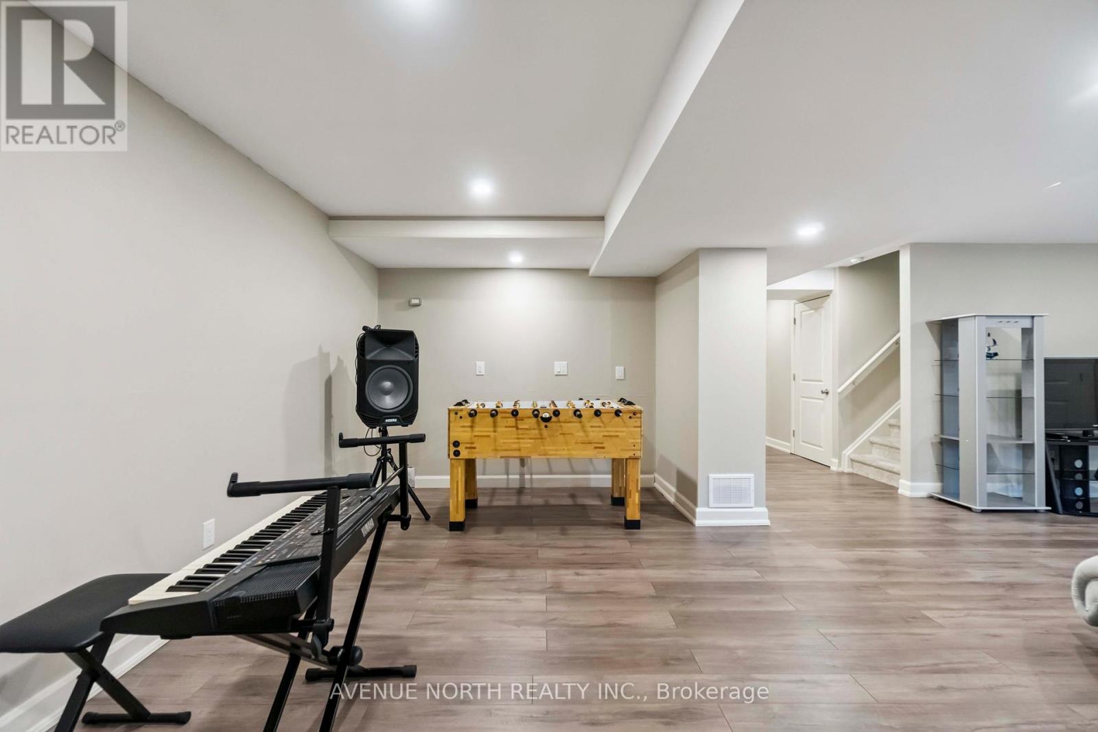 Photo 7 of 718 Bunchberry Way, Ottawa ON