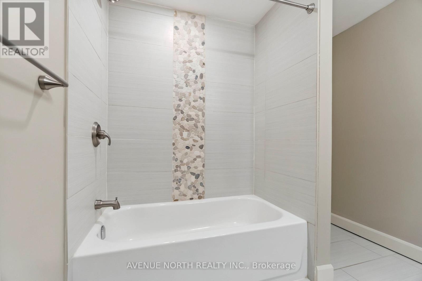 Photo 34 of 718 Bunchberry Way, Ottawa ON