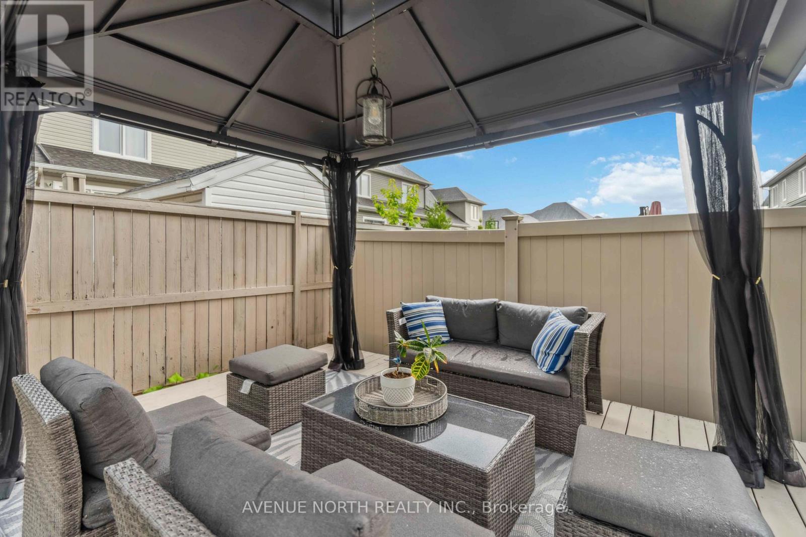 Photo 27 of 718 Bunchberry Way, Ottawa ON