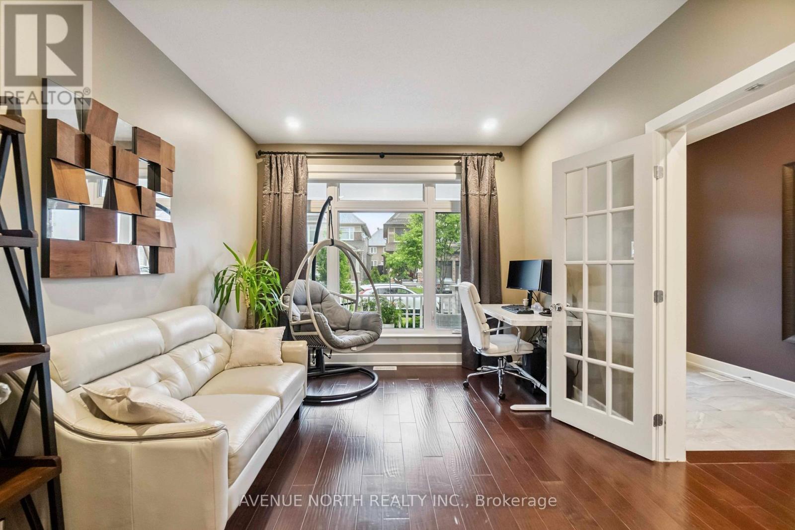 Photo 17 of 718 Bunchberry Way, Ottawa ON