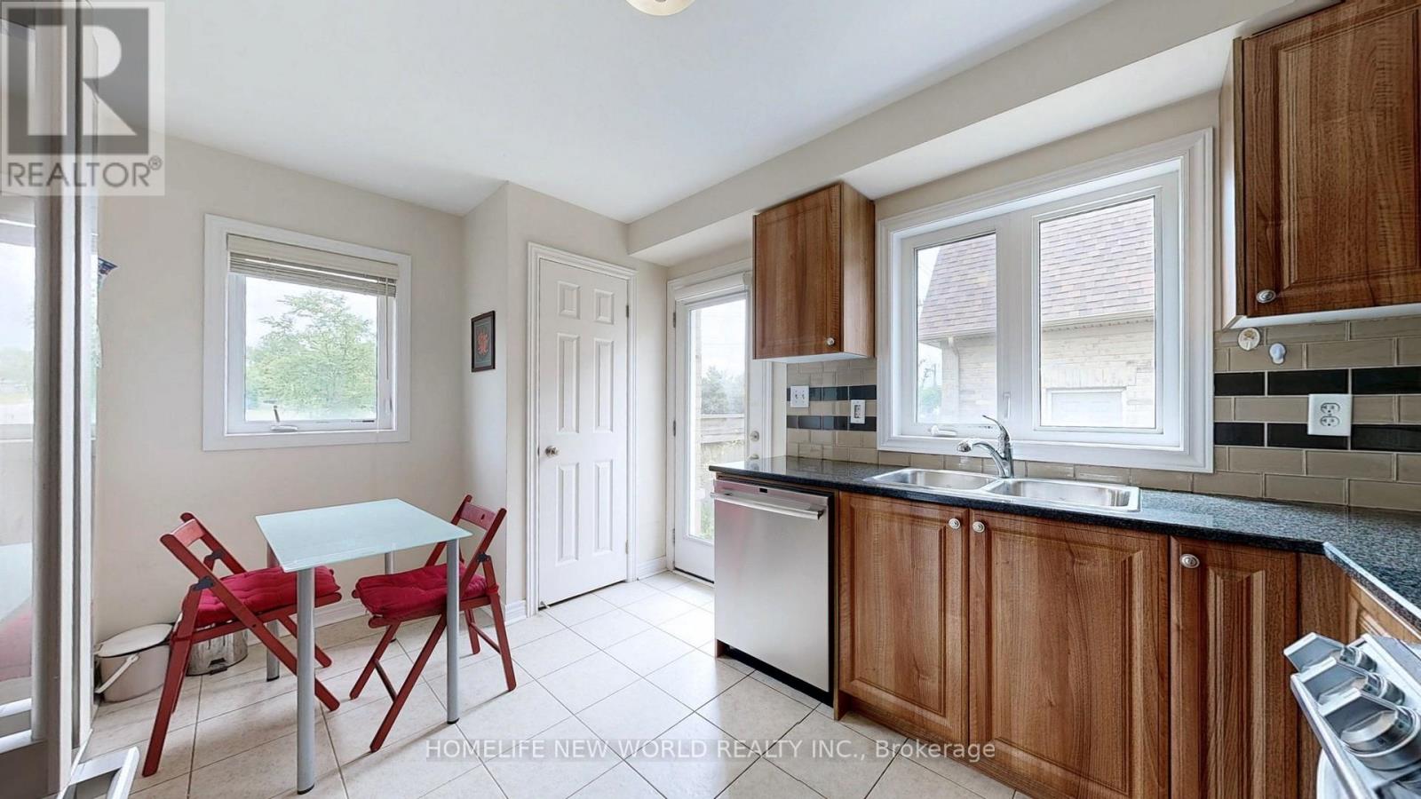 Photo 14 of 49 Kawneer Terrace, Toronto ON