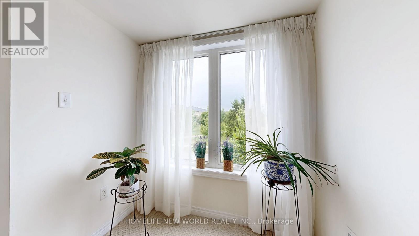 Photo 19 of 49 Kawneer Terrace, Toronto ON