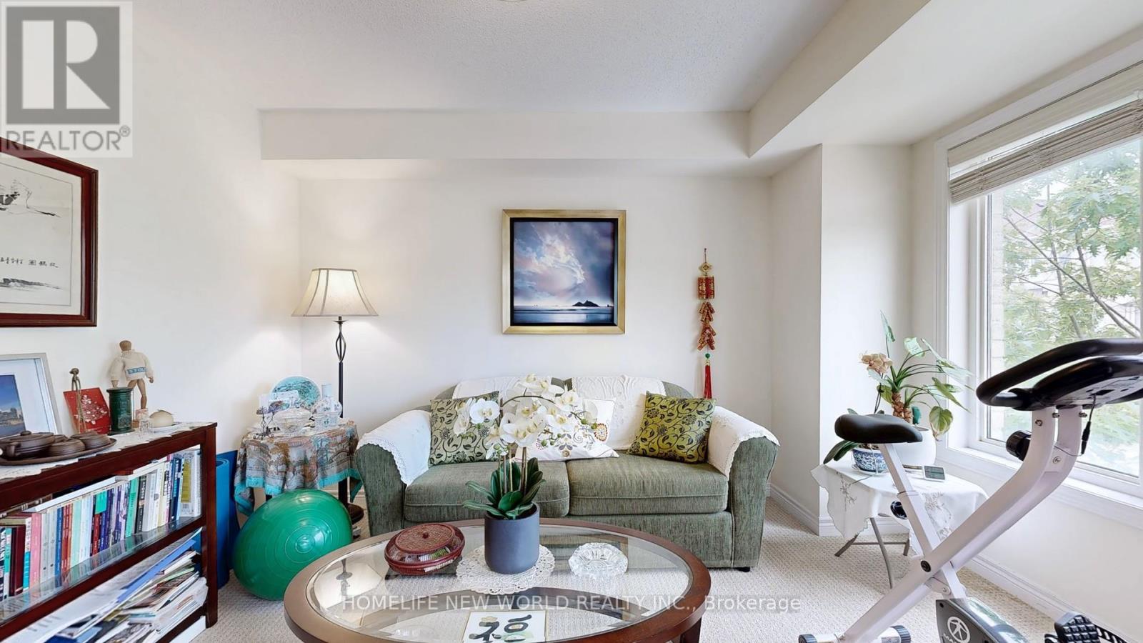 Photo 21 of 49 Kawneer Terrace, Toronto ON