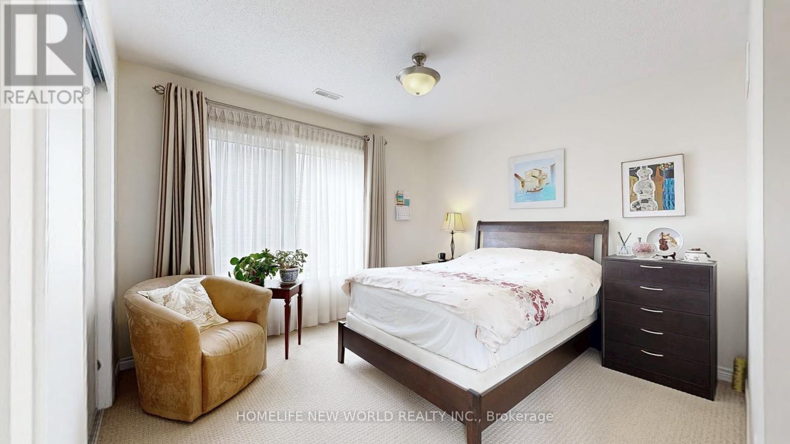 Photo 26 of 49 Kawneer Terrace, Toronto ON