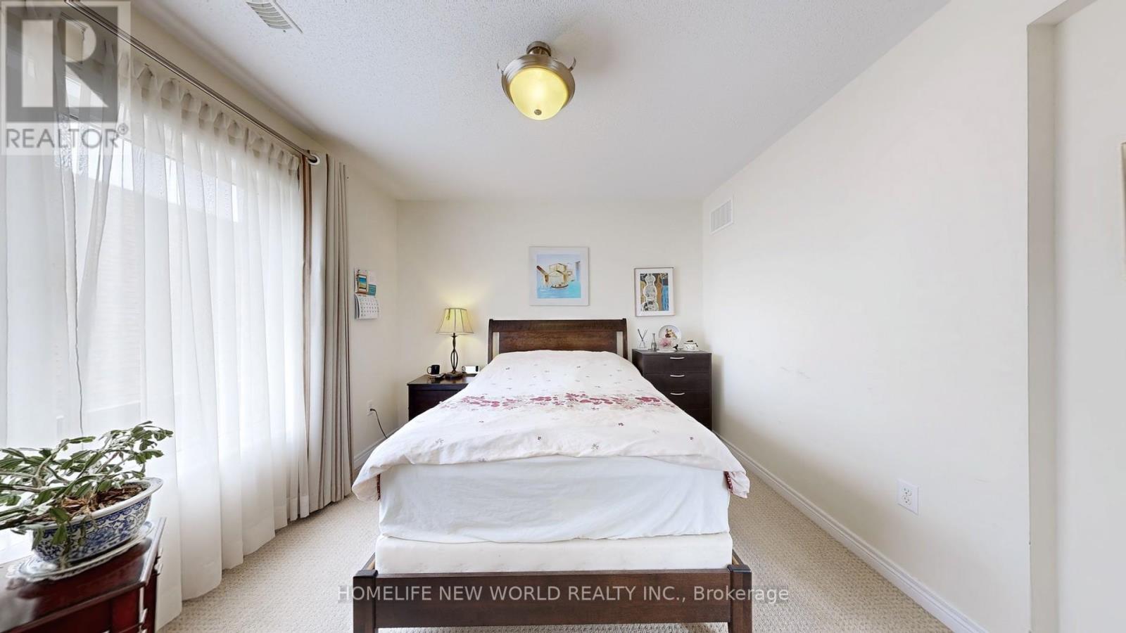 Photo 27 of 49 Kawneer Terrace, Toronto ON