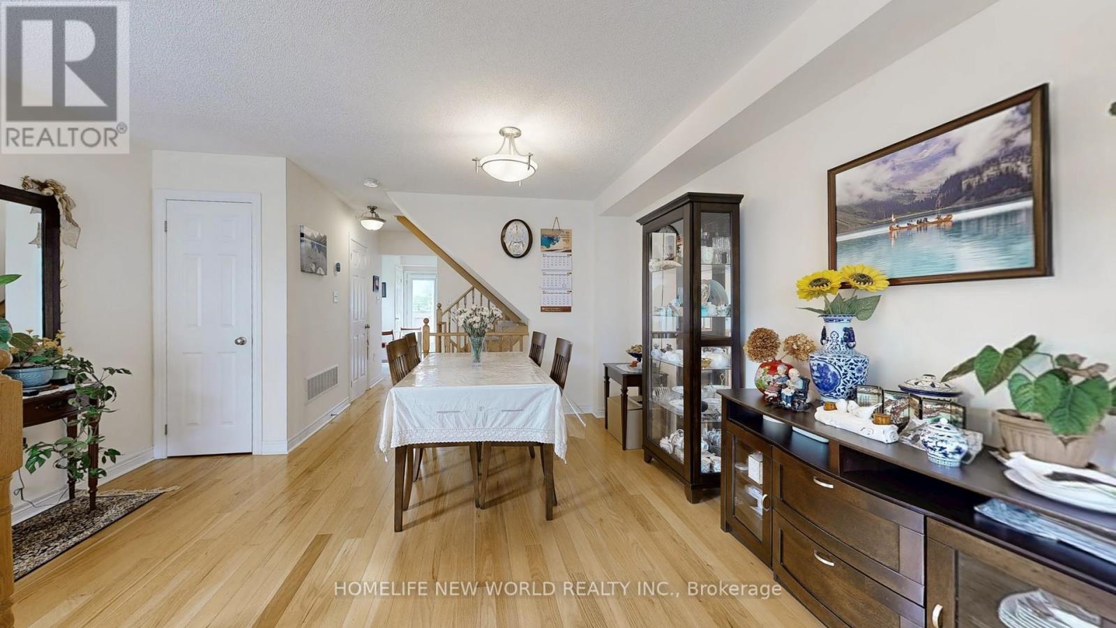 Photo 6 of 49 Kawneer Terrace, Toronto ON